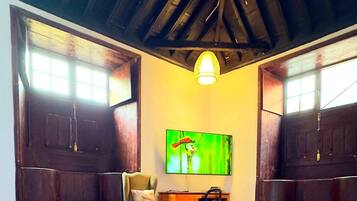 1 bedroom, iron/ironing board, internet, bed sheets