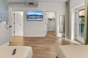 2 chambres, fer et planche à repasser, Wi-Fi, draps fournis