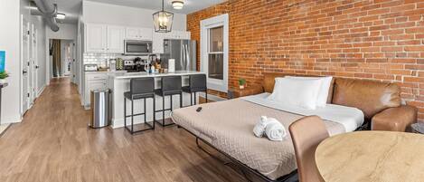 2 bedrooms, iron/ironing board, WiFi, bed sheets