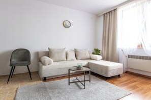Appartamento familiare, cucina, vista montagna | Ferro/asse da stiro, culle/letti per bambini (gratuiti), Wi-Fi gratuito