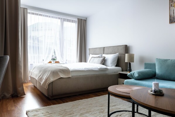 Deluxe Studio Suite, Kitchen, Mountain View | Iron/ironing board, free cribs/infant beds, free WiFi, bed sheets - Pirin Sense Apartment Complex (Bansko)