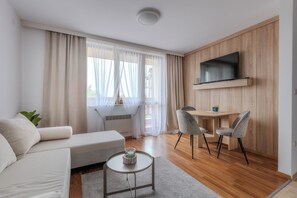 Family Apartment, Kitchen, Mountain View | Living area | 30-inch LED TV with digital channels, Netflix, Hulu - Pirin Sense Apartment Complex (Bansko)