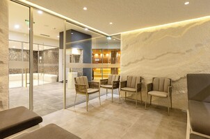 Sauna, steam room