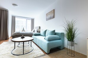 Deluxe Studio Suite, Kitchen, Mountain View | Iron/ironing board, free cribs/infant beds, free WiFi, bed sheets - Pirin Sense Apartment Complex (Bansko)