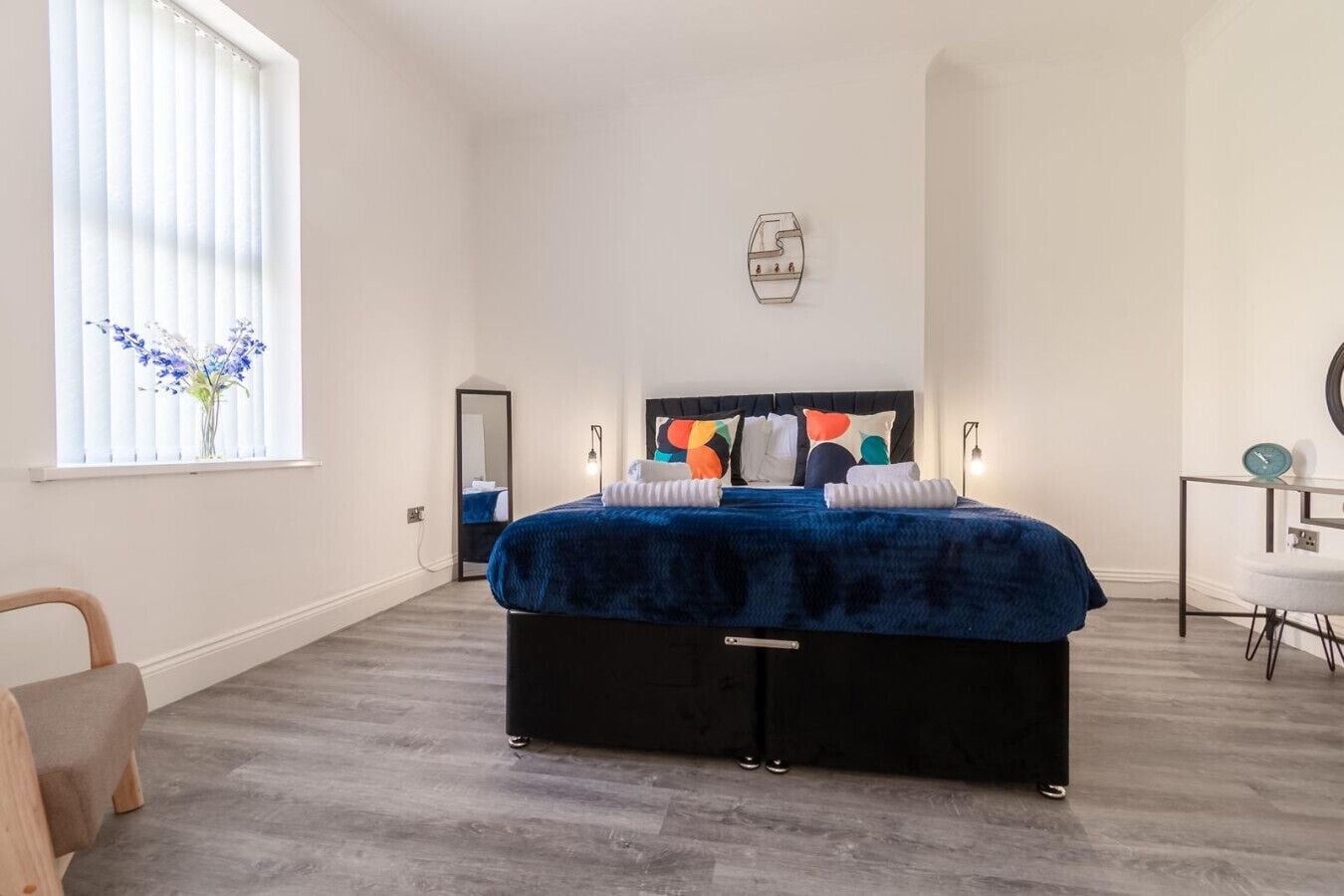 3 soverom, skrivebord, strykejern/-brett og wi-fi (inkludert)