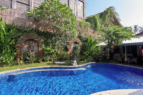 Attara Hostel Senggigi