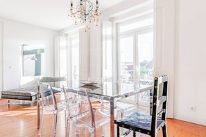 In-room dining - Eighteen21 Houses - Casa de São Paulo (Lisbon)