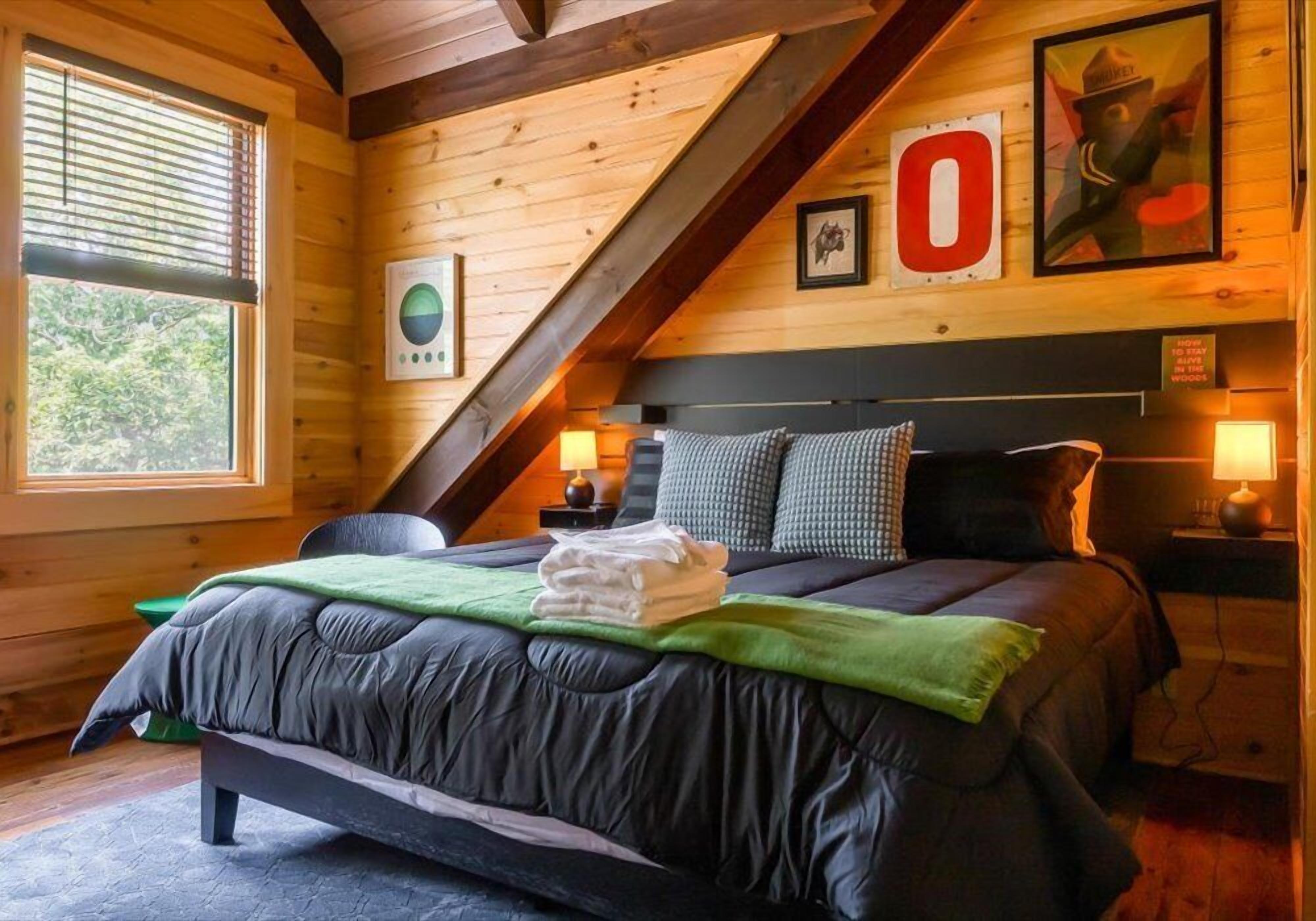 6 chambres, bureau, Wi-Fi (supplément), literie fournie