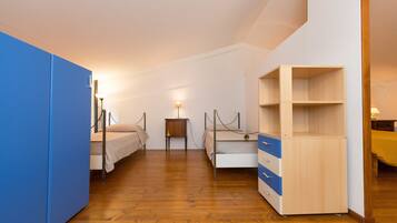 2 bedrooms, WiFi, bed sheets