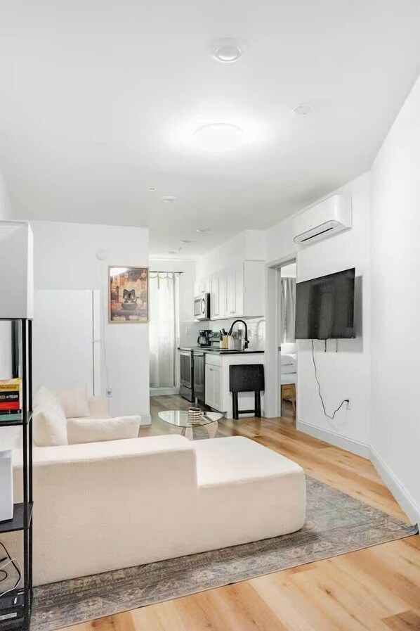 TV - 3. Lux 1BR–Prime Location: Fishtown & Center City! (Philadelphia)