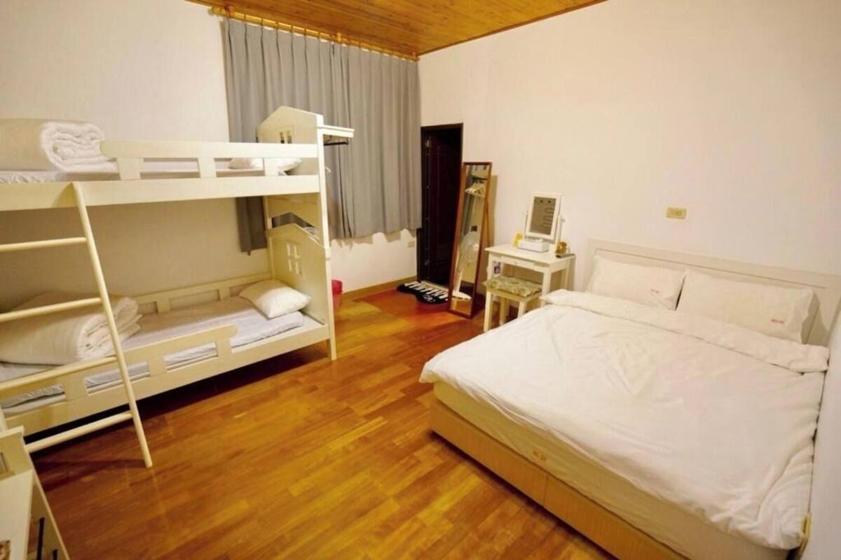 Standard Quadruple Room | Blackout drapes, free WiFi, bed sheets