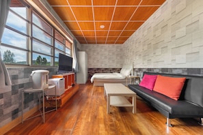 Double Room with Mountain View | Blackout drapes, soundproofing, free WiFi, bed sheets