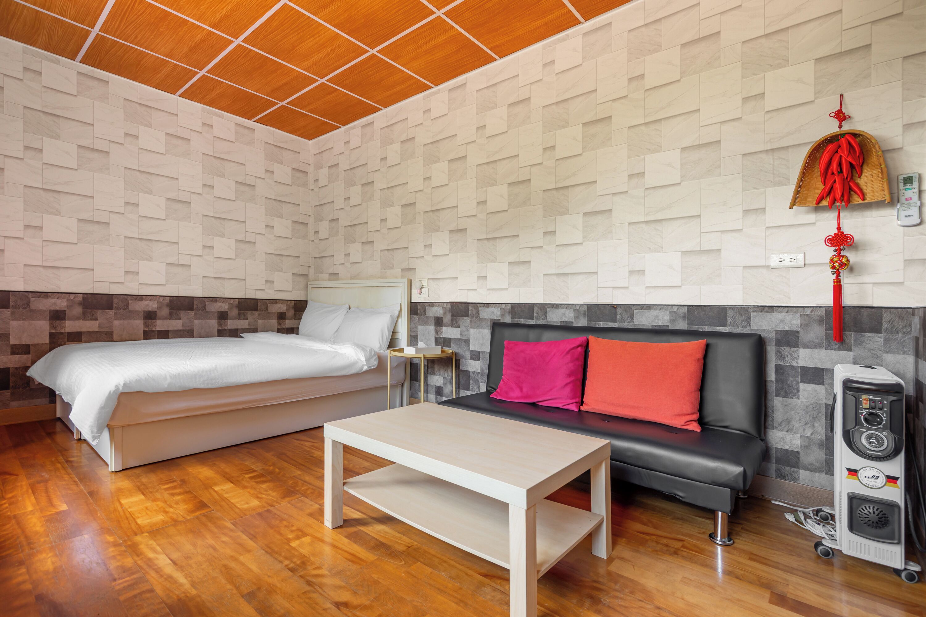 Double Room with Mountain View | Blackout drapes, soundproofing, free WiFi, bed sheets