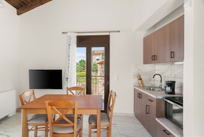 Studio Deluks, Beberapa Tempat Tidur, balkon, pemandangan kota | Area keluarga