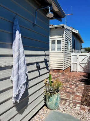 تفاصيل الفندق من الخارج