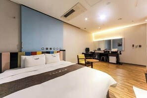 Family Suite | Hypo-allergenic bedding, individually decorated, individually furnished