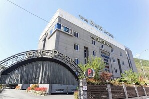 Ngoại thất