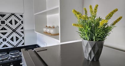 Tranquil Livingstone Escape - Stay Connected with WiFi and Backup Power
