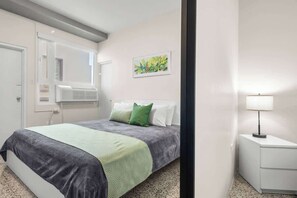 2 chambres, fer et planche à repasser, lit parapluie, Wi-Fi gratuit