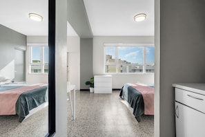 1 chambre, fer et planche à repasser, lit parapluie, Wi-Fi gratuit