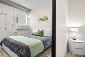 1 chambre, fer et planche à repasser, lit parapluie, Wi-Fi gratuit