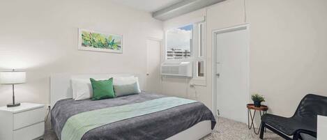 1 bedroom, iron/ironing board, travel cot, free WiFi