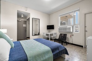1 dormitorio, tabla de planchar con plancha, cuna de viaje y wifi gratis
