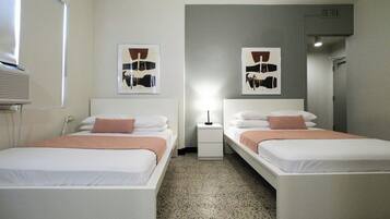 熨斗/熨衣板、旅行婴儿床、WiFi、床单