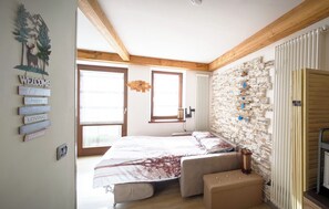 1 bedroom, iron/ironing board, free WiFi, bed sheets - TWO-ROOM APARTMENT IN THE HEART OF THE FIEMME VALLEY. (Panchià)