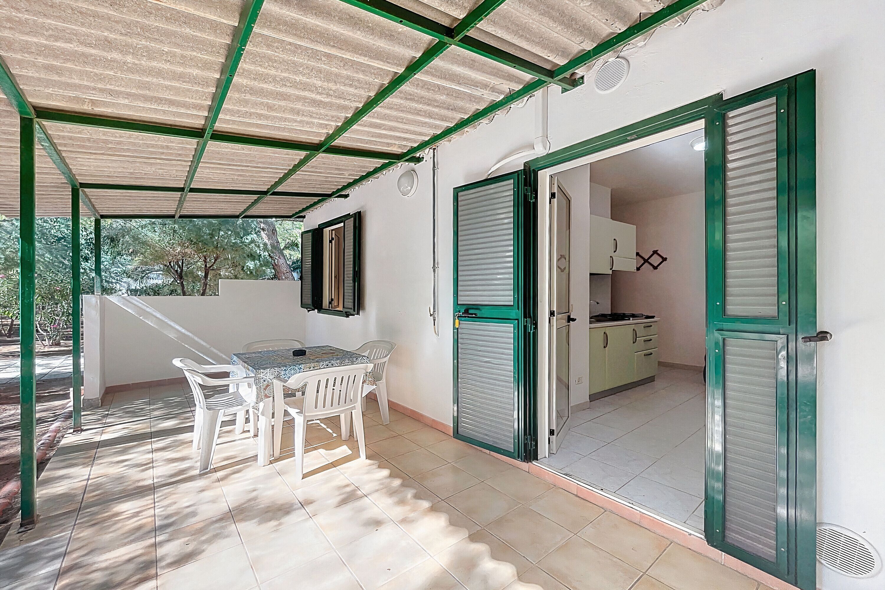 屋外ダイニングエリア