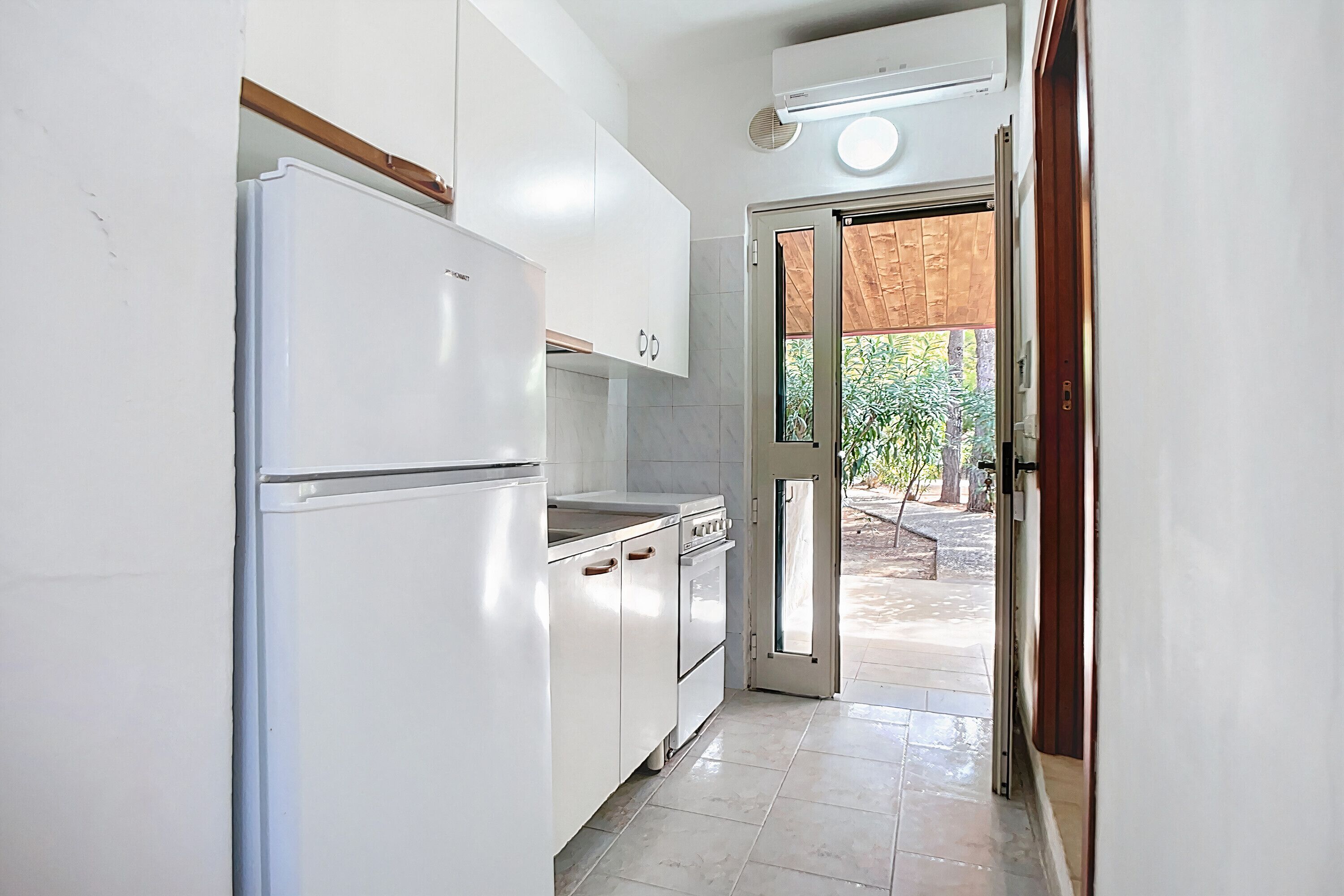 Fridge, stovetop, cookware/dishes/utensils