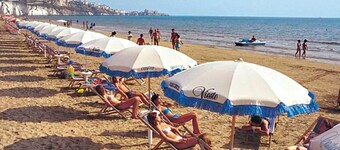 Apartment 'Sabbia D'oro, Trilocale 401' with Shared Pool and Wi-Fi