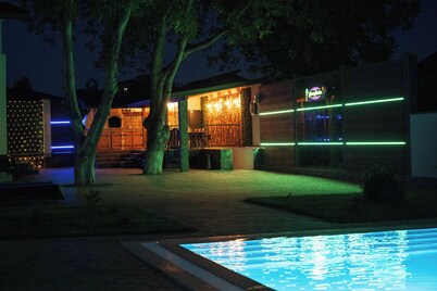 Green Mansion Charming 4-bedroom villa in peaceful Domnești