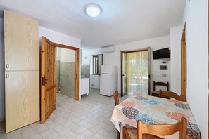 2 bedrooms, WiFi - Apartment 'Sabbia D'oro' with Shared Pool and Wi-Fi (Scialara)