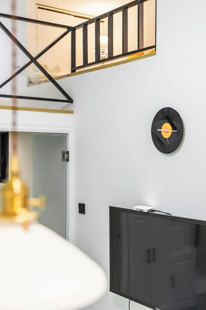 Suite, 1 Double Bed | Living room