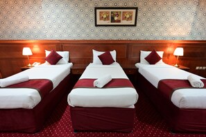 Triple Room | Premium bedding, in-room safe, blackout drapes, bed sheets - Wefaq Al-Mashaer Hotel (Makkah)
