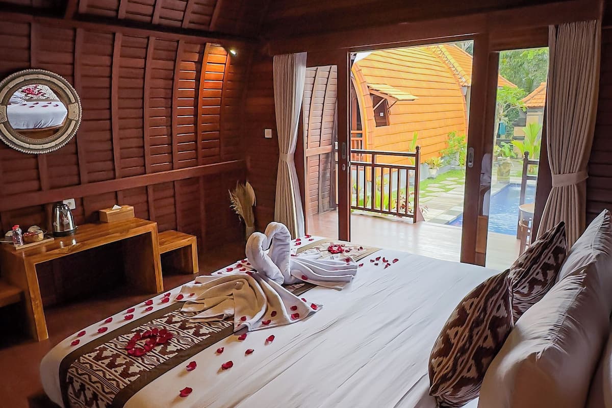 Double Room, Kitchen, Courtyard View | Premium bedding, free minibar, desk, laptop workspace