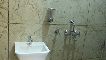Shower, towels