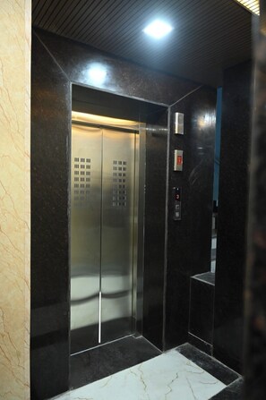 Exterior - Hotel Kumar Continental (Jhusi)