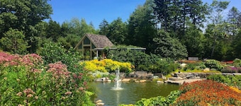 Bluebird Ocean Point Inn | King | Seasonal Outdoor Pool + Private Beach