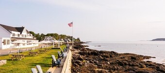 Pristine Ocean View Retreat Perfect for Romantic Mornings | Room with King Bed