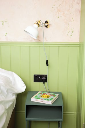 1 slaapkamer, een strijkplank/strijkijzer, gratis wifi, beddengoed