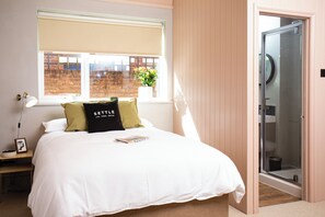 9 habitaciones, tabla de planchar con plancha, wifi y ropa de cama