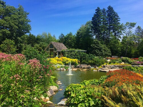Bluebird Ocean Point Inn  | Double Queen | with Private Beach Access
