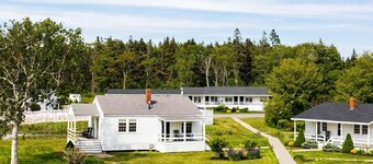 Oceanfront Double Queen w/ Porch | Bluebird Ocean Point Inn | Dog-Friendly