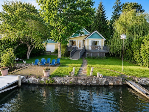 Lakefront Cove | Dock • Kayaks • Paddleboards