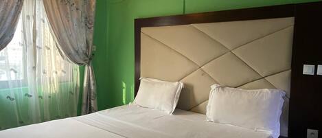 2 makuuhuonetta, silitysrauta/-lauta, Wi-Fi, vuodevaatteet