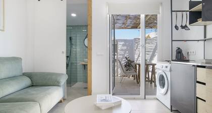 Holiday Home 'Álvaro' with Private Pool, Wi-Fi and Air Conditioning