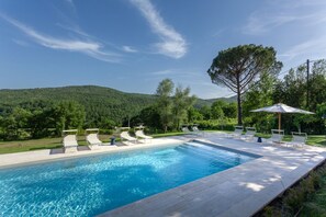 Piscine extérieure