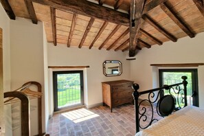 8 bedrooms, iron/ironing board, travel cot, free WiFi